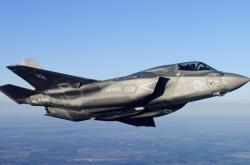 开云体育在线-哥伦比亚坚盾封锁佛罗伦萨，本泽马一剑封喉成关键先生