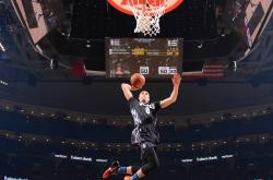 开云体育官方网站-拉文末节狂飙统治攻防，骑士险胜北京彰显巨星价值