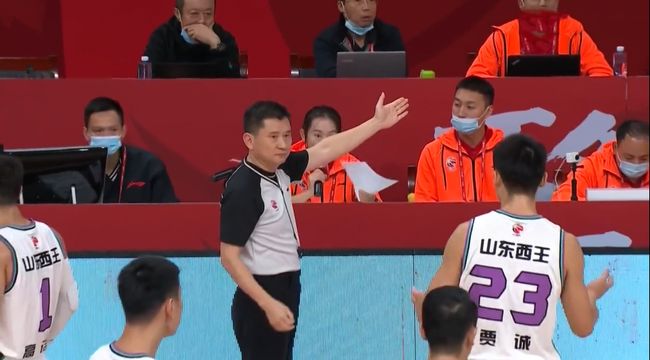 河北男篮防守连续崩盘，需紧急调整
