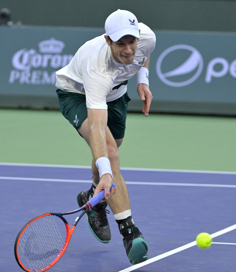 法国网球队鏖战西班牙网球队，穆雷送出助攻