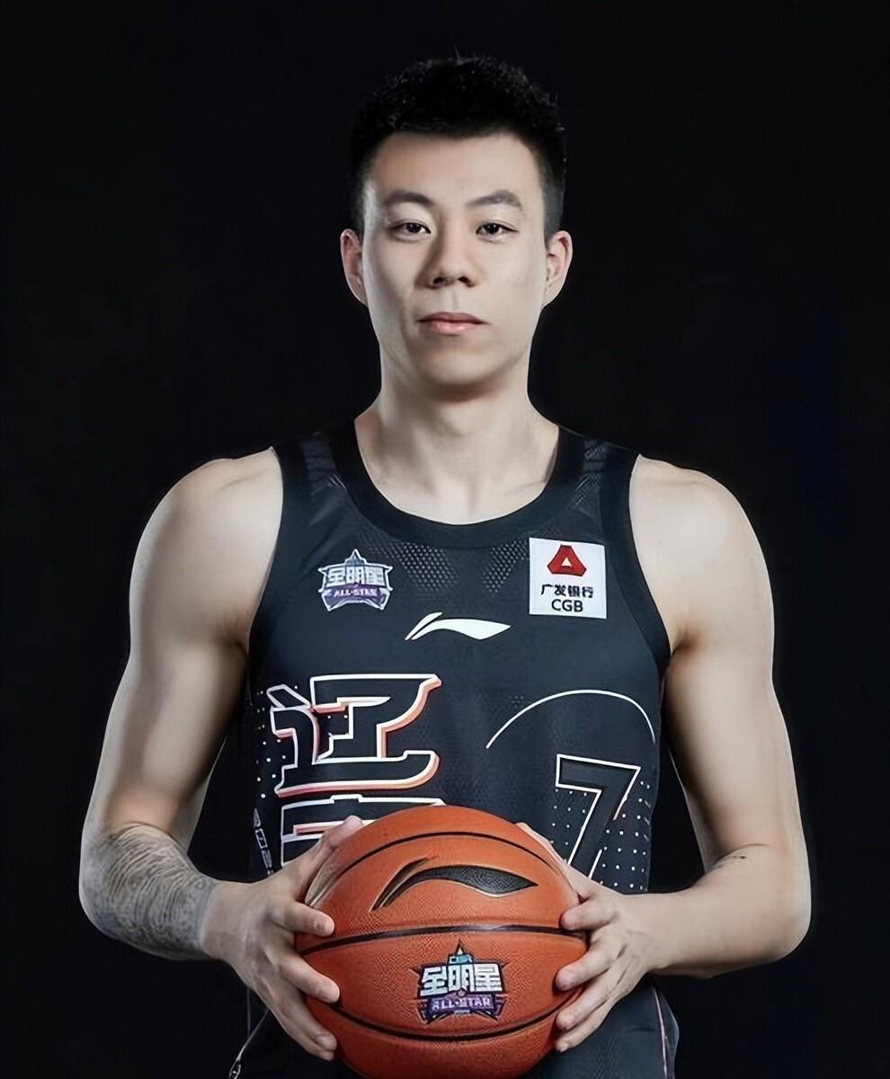 四川队鏖战辽宁队,张镇麟高光表现 四川队鏖战辽宁队,张镇麟高光表现