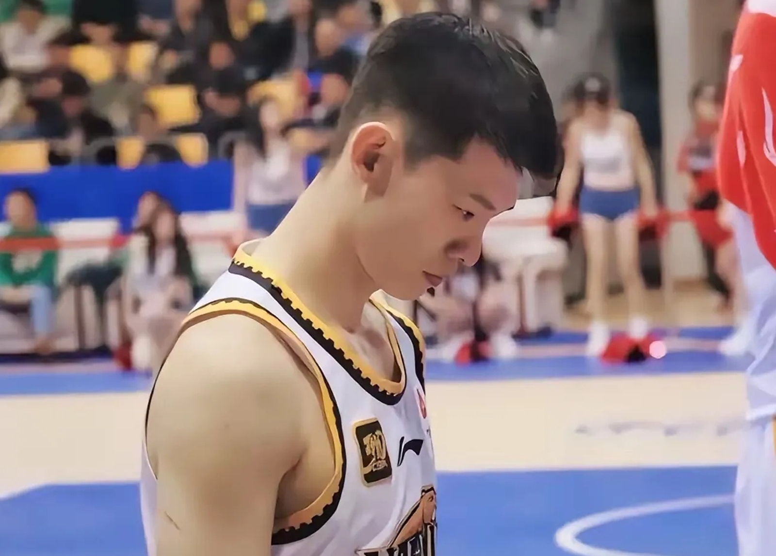 凯尔特人翻盘山东队,张镇麟状态火热 凯尔特人翻盘山东队,张镇麟状态火热