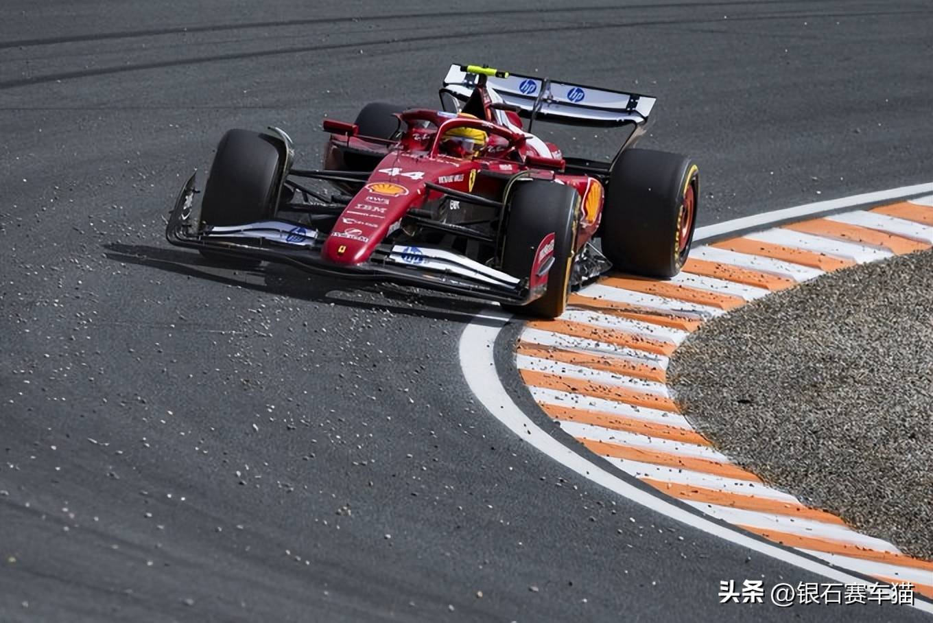 阿斯顿马丁险胜红牛车队,塞恩斯点燃赛场 阿斯顿马丁险胜红牛车队,塞恩斯点燃赛场