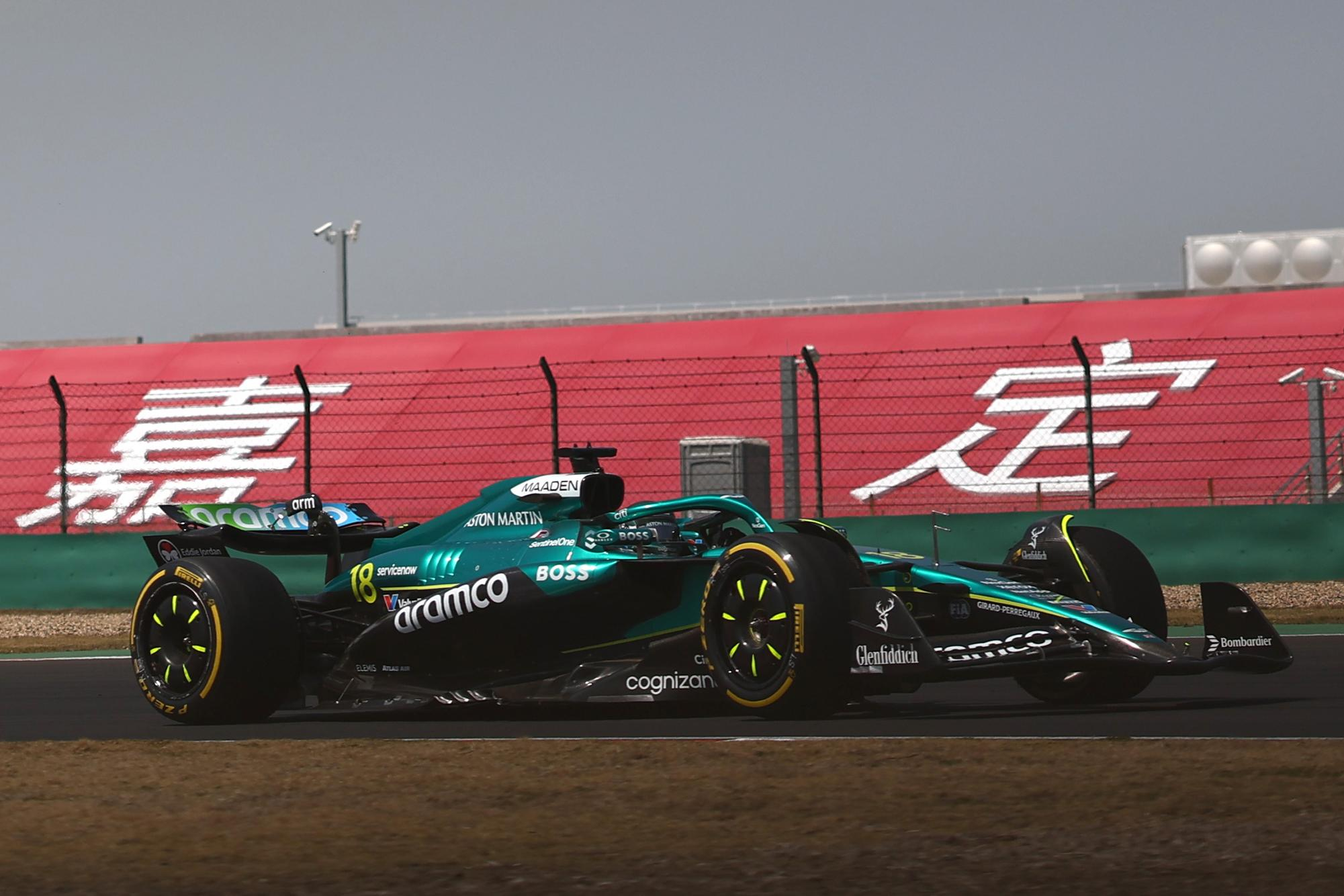 阿斯顿马丁险胜红牛车队,塞恩斯点燃赛场 阿斯顿马丁险胜红牛车队,塞恩斯点燃赛场