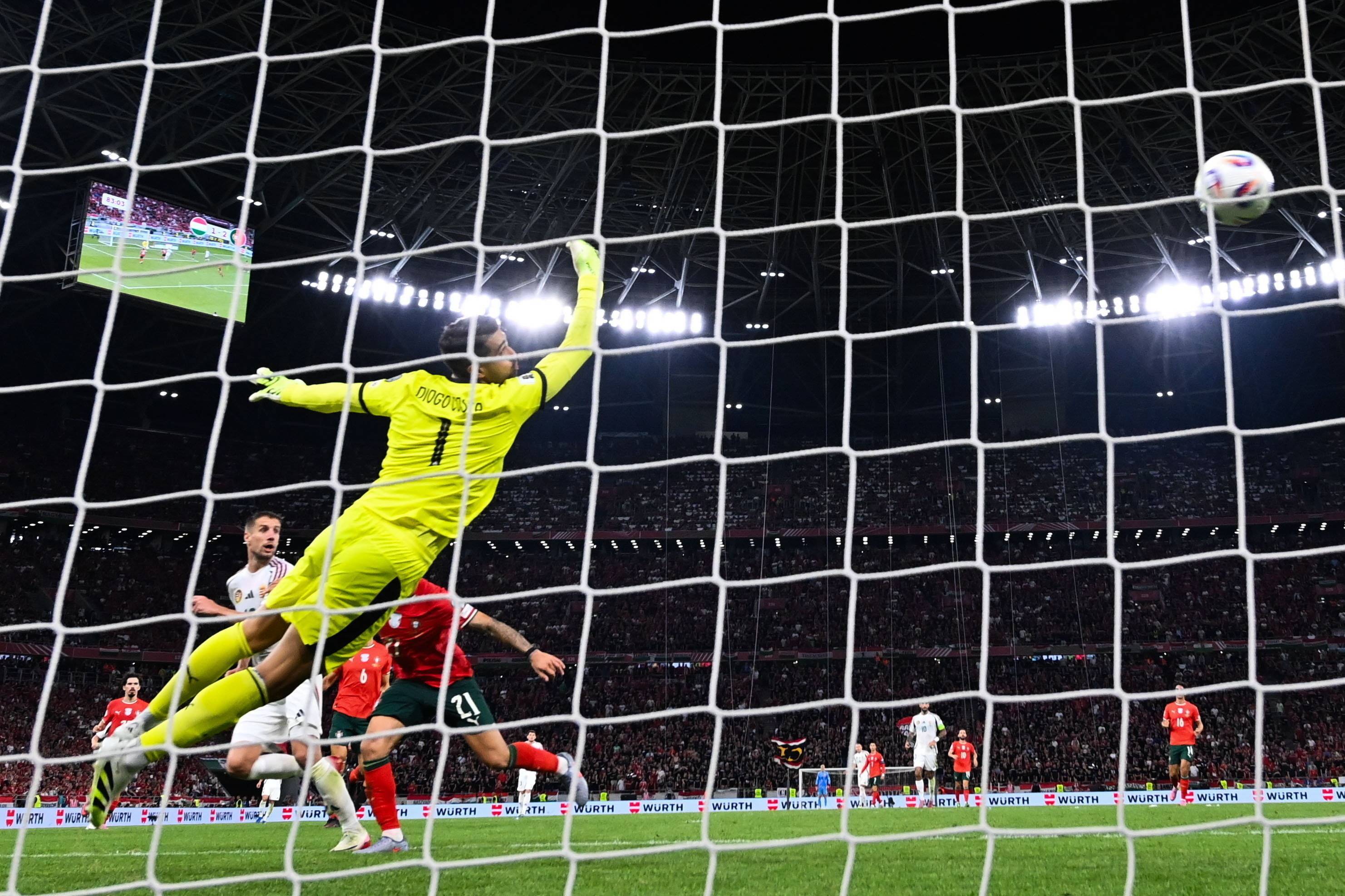 葡萄牙队鏖战韩国队,奥恰洛夫点燃赛场 葡萄牙队鏖战韩国队,奥恰洛夫点燃赛场