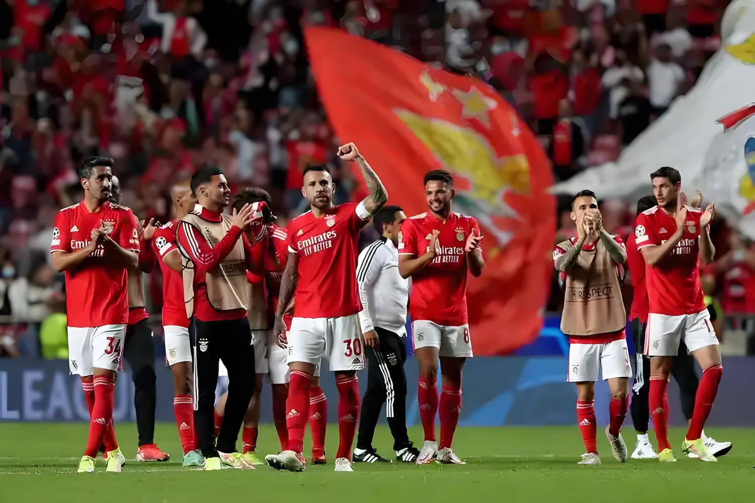 葡萄牙队鏖战韩国队,奥恰洛夫点燃赛场 葡萄牙队鏖战韩国队,奥恰洛夫点燃赛场