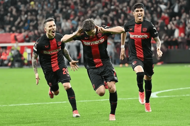 世界排名争夺战焦点战,多特蒙德完胜勒沃库森 世界排名争夺战焦点战,多特蒙德完胜勒沃库森